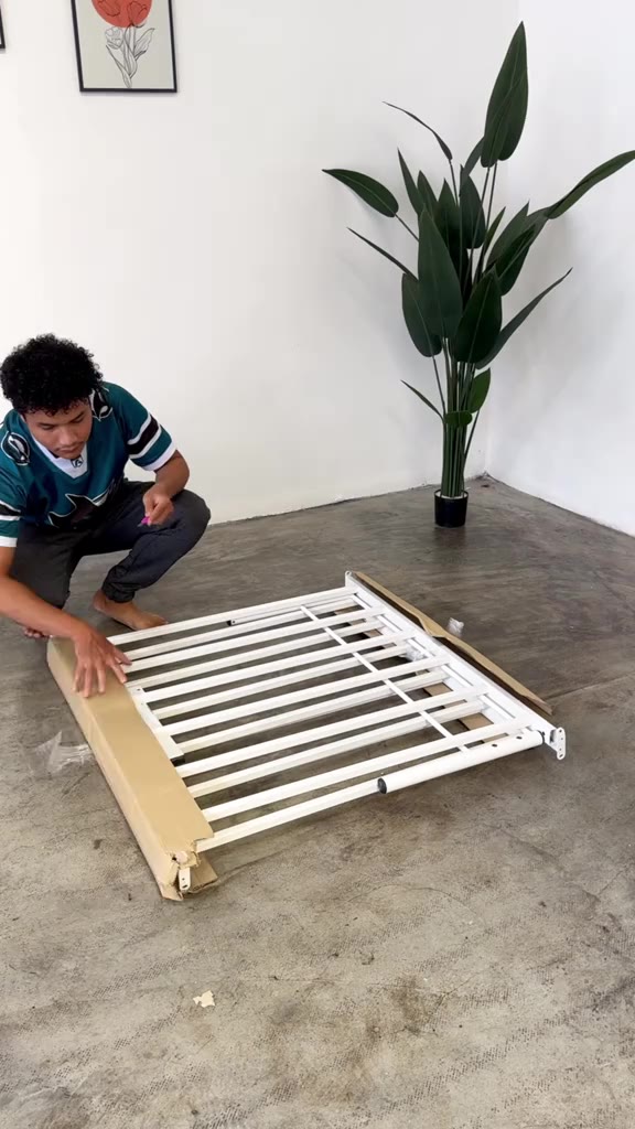 Cara Pemasangan Katil Besi Single SKL Furniture Mall‼️? Katil ni senang sahaja nak pasang, tak sampai 10 min boleh siap?                #sklfurnituremall #bedroomdesign #katilsingle #katilmurah #katilbesi #katilbesisingle #katilbujang #katilbesi...