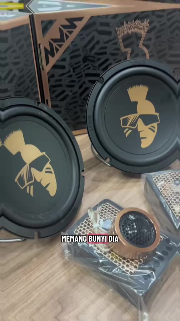 kalau korang nak bagi jiran korang tu membawang pasal korang,ni la jawapannye,apa2 boleh masuk dalam live atau showcase kita ok guys      #mohawk #mohawkaudio #mohawkandroidplayer #mrkarpuchong #mrkarpj
