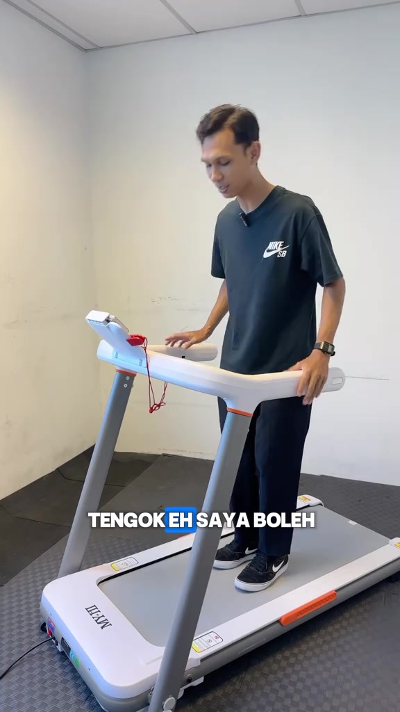 Treadmill mewah berkualiti tinggi, pengalaman gim profesional di rumah sahaja.