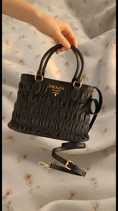 #Authenticprada #prada #pradamilano #pradabag #pradamurah #viral