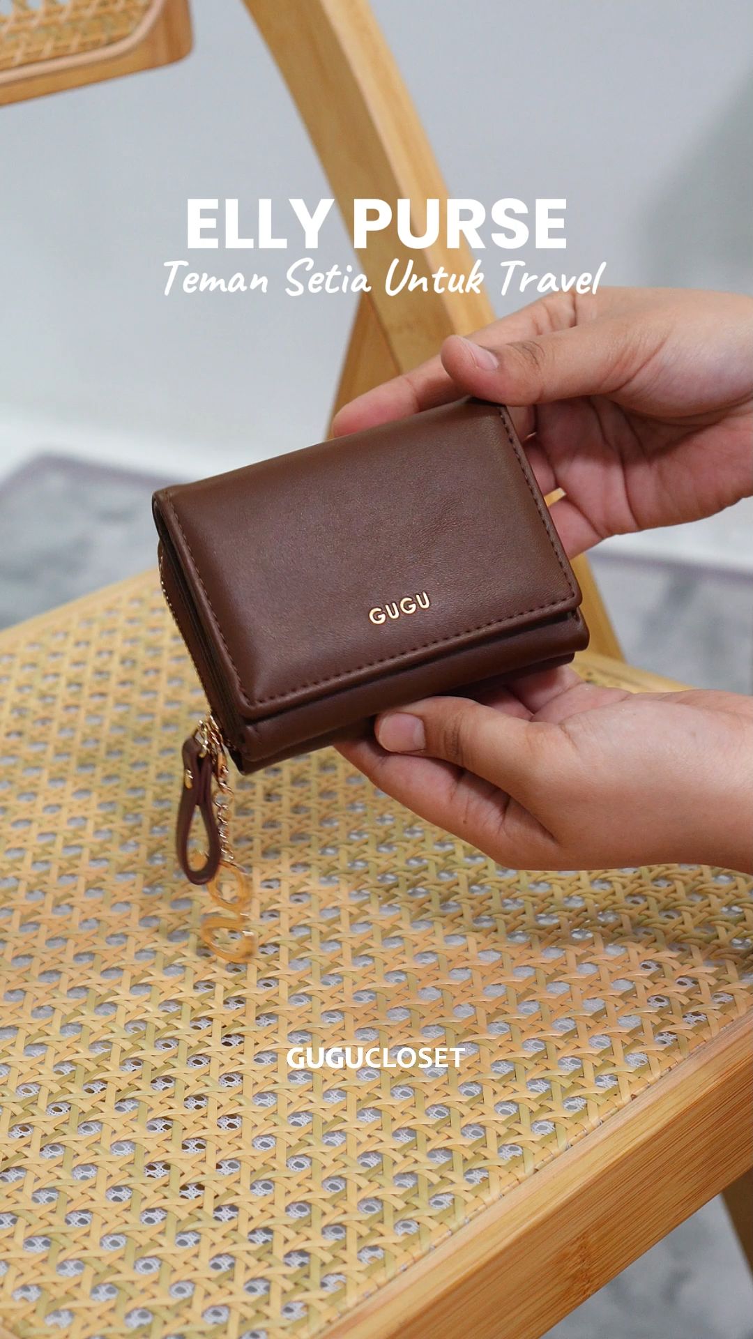 Elly Purse kecil dan praktikal, sesuai simpan barang penting untuk gaya harian yang ringkas dan kemas. #ellybygugu #gugucloset #gugu01