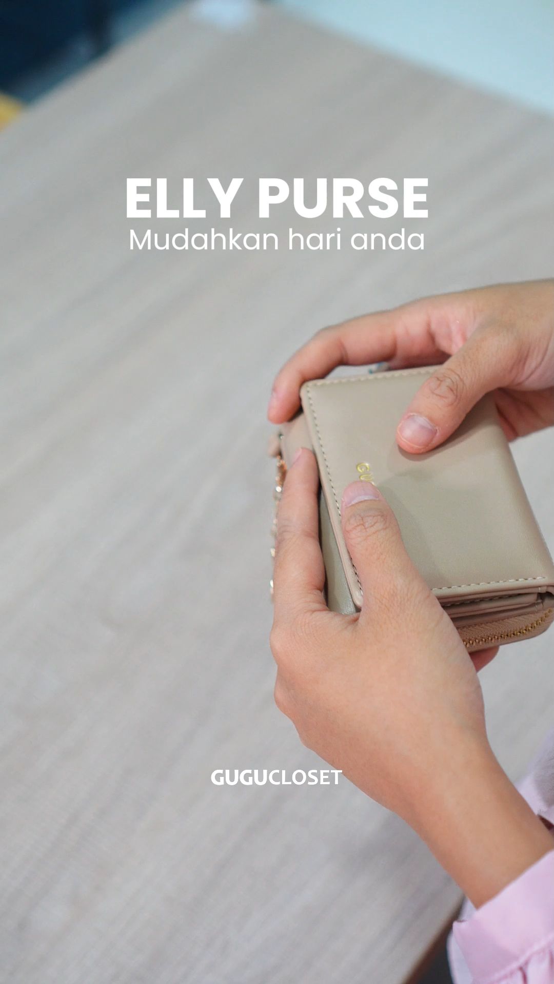 Elly Purse kecil dan praktikal, sesuai simpan kad, cash dan barang penting harian dengan lebih kemas. #ellybygugu #gugucloset #gugu01